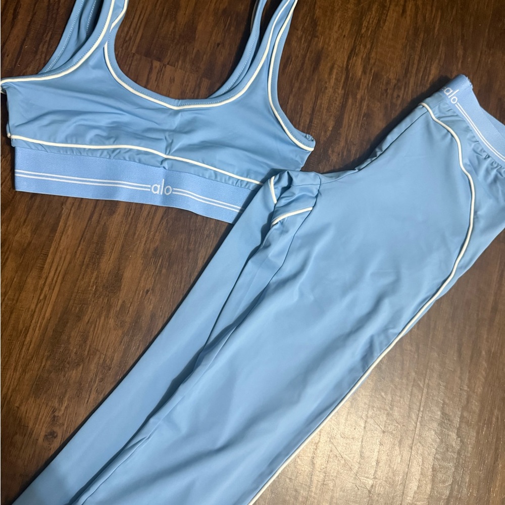 ALO Yoga Light Blue Piped Sports Bra and Leggings Set